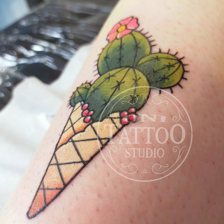 salon de tatouages Quéven/Lorient, tatouage de cactus en forme de glace