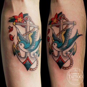 Oni Tattoo tatouages Lorient-queven-guidek-gestel-quimper-quimperle-lanester-larmor-plage-ploemeur-caudan-traditonnel-japoanis-irezumi-floral-couleur-noir-et-gris-petit-tatouage