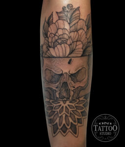 Skull_Mandala-japon-Oni_tattoo_lorient-Queven-Traditionnel-Japonais-Tatouage_irezumi_trad_oldschool_graphique-morbhan-guidel-ploemeur-gestel-quimperle