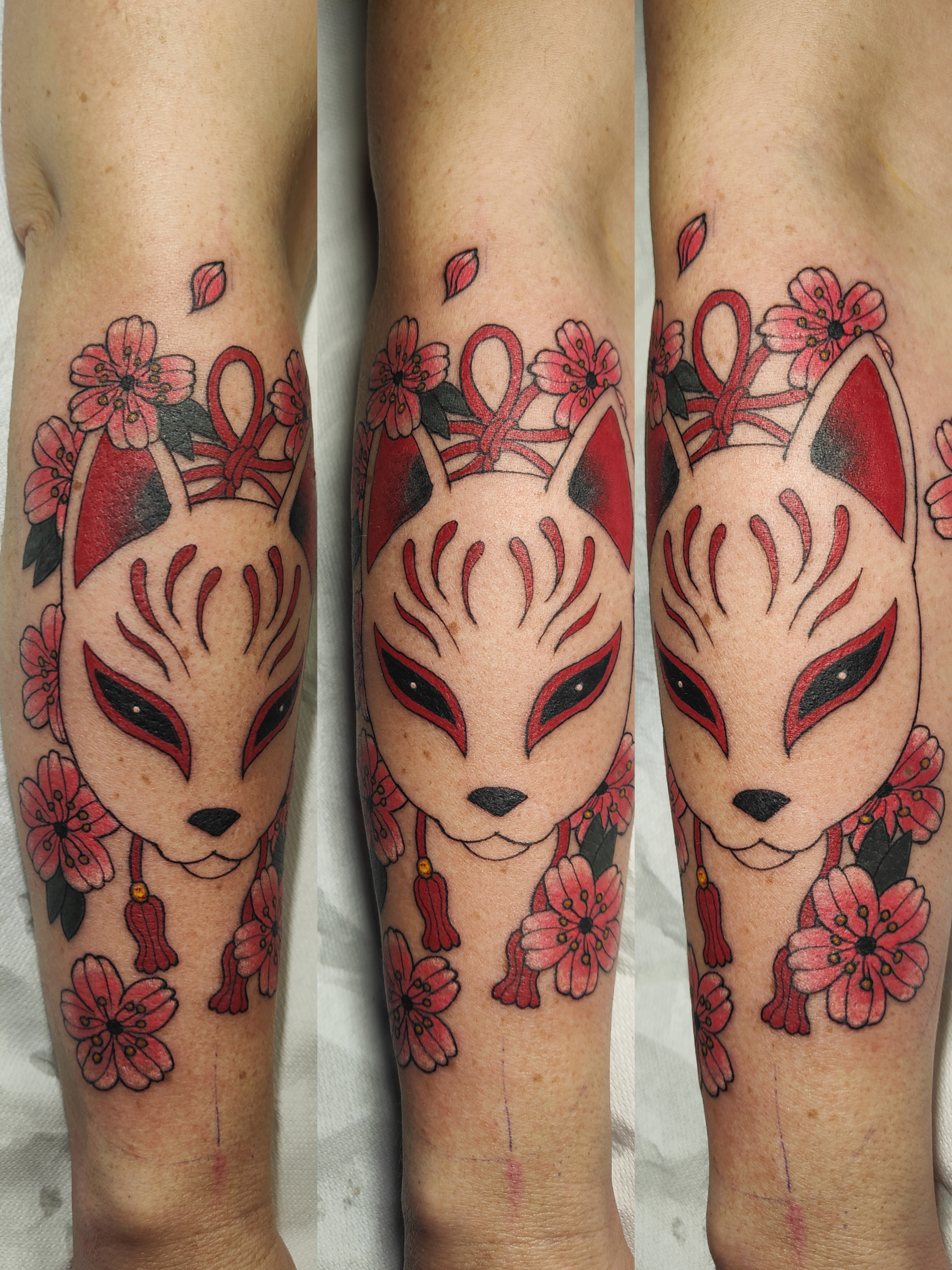 Tatouage en couleur d'un masque de Kitsune, renard japonais.